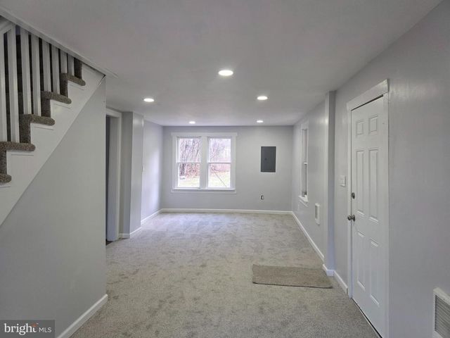 2128 SIR JOHNS RUN RD, Berkeley Springs, WV 25411