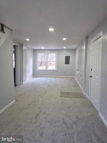 2128 SIR JOHNS RUN RD, Berkeley Springs, WV 25411