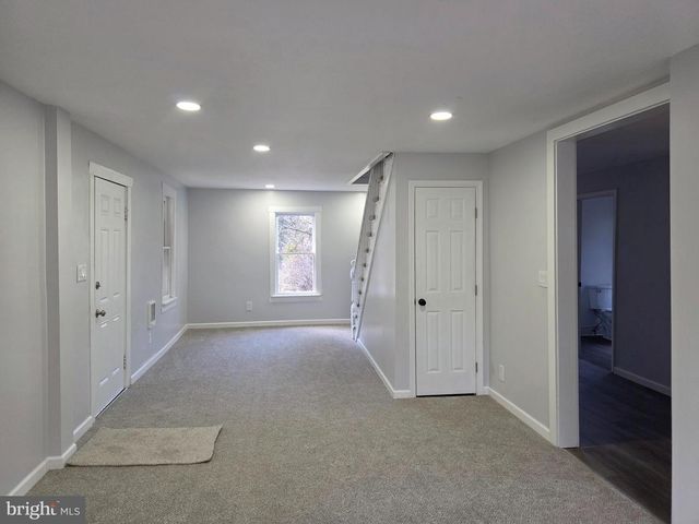 2128 SIR JOHNS RUN RD, Berkeley Springs, WV 25411