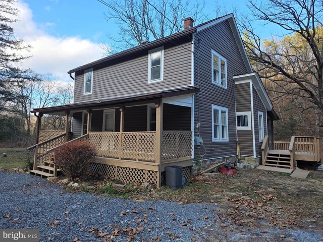 2128 SIR JOHNS RUN RD, Berkeley Springs, WV 25411