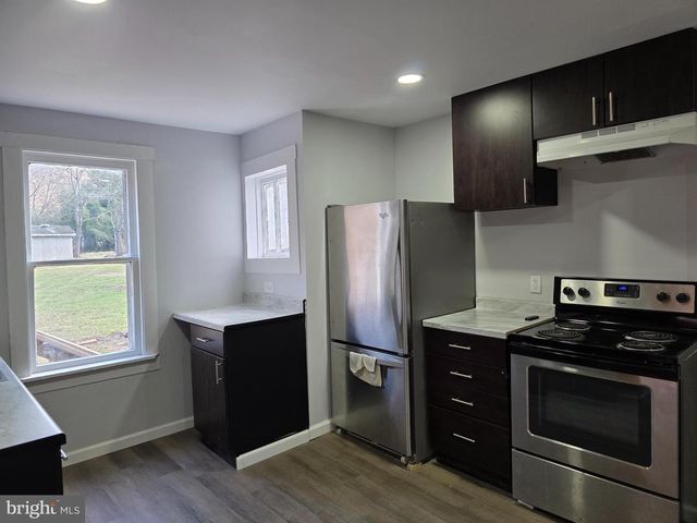 2128 SIR JOHNS RUN RD, Berkeley Springs, WV 25411