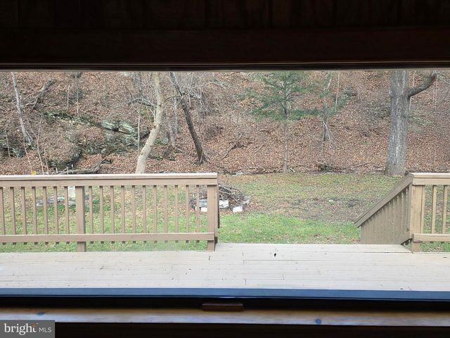 2128 SIR JOHNS RUN RD, Berkeley Springs, WV 25411