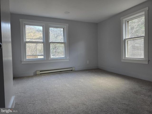 2128 SIR JOHNS RUN RD, Berkeley Springs, WV 25411