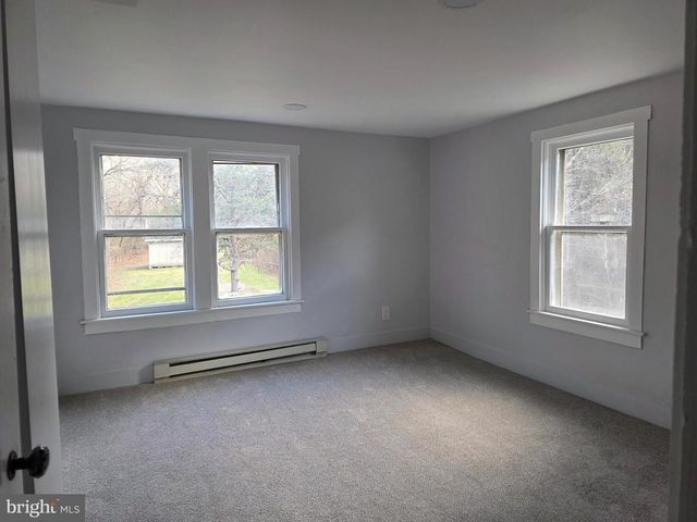 2128 SIR JOHNS RUN RD, Berkeley Springs, WV 25411