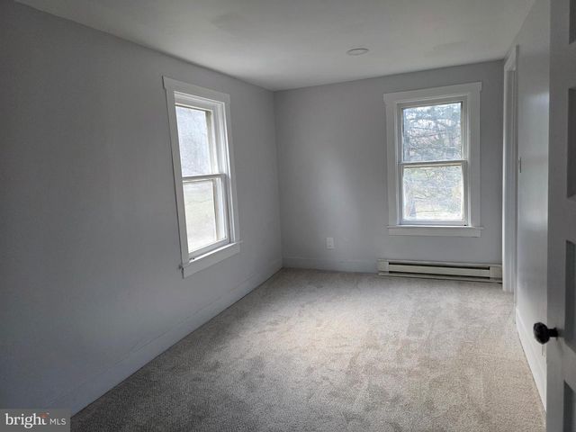 2128 SIR JOHNS RUN RD, Berkeley Springs, WV 25411