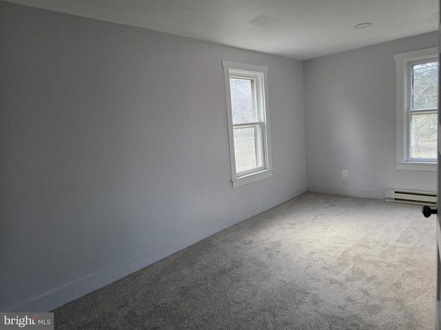 2128 SIR JOHNS RUN RD, Berkeley Springs, WV 25411