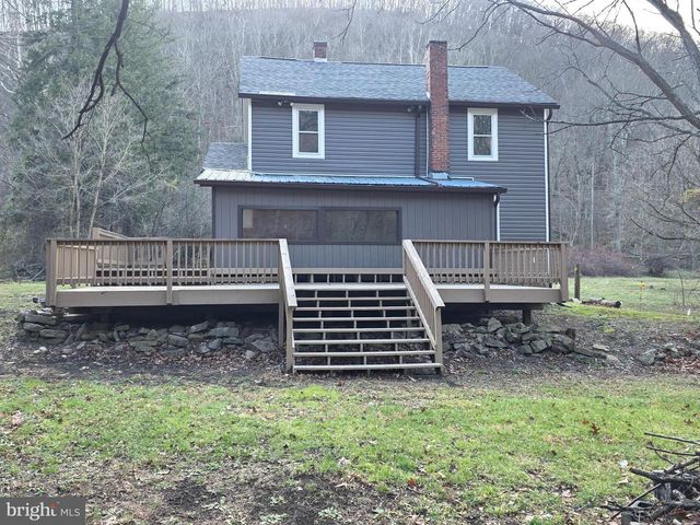 2128 SIR JOHNS RUN RD, Berkeley Springs, WV 25411