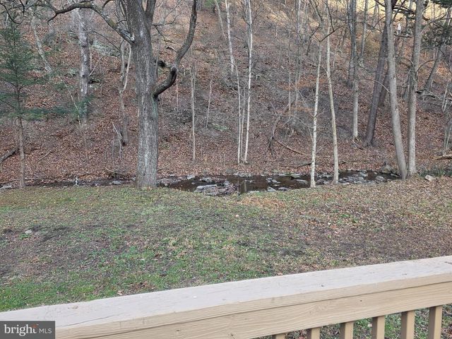 2128 SIR JOHNS RUN RD, Berkeley Springs, WV 25411