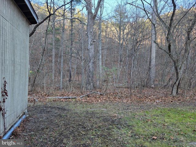 2128 SIR JOHNS RUN RD, Berkeley Springs, WV 25411