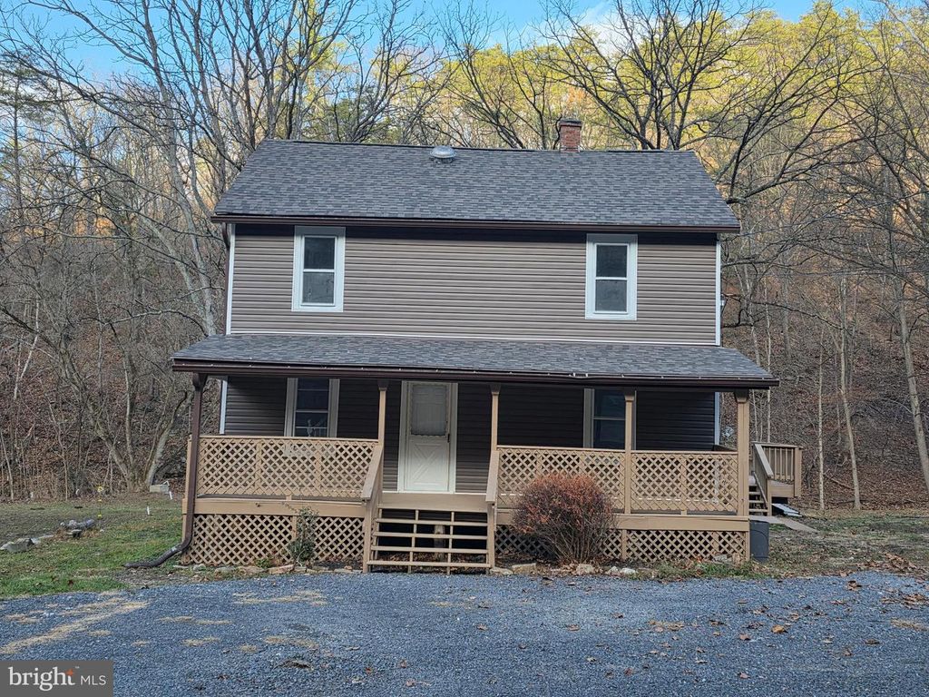 2128 SIR JOHNS RUN RD, Berkeley Springs, WV 25411