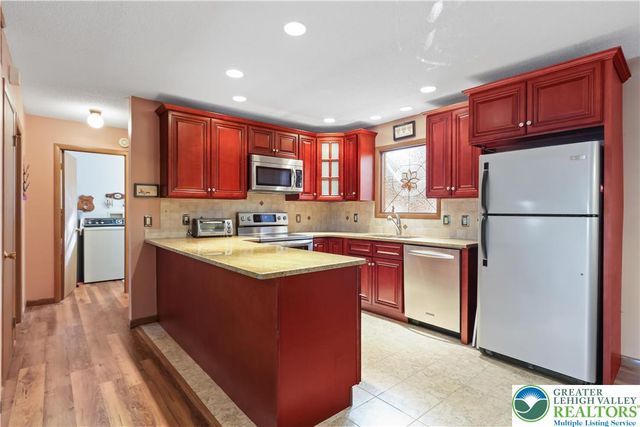 343 Echo Lake Road, Coolbaugh Twp, PA 18466