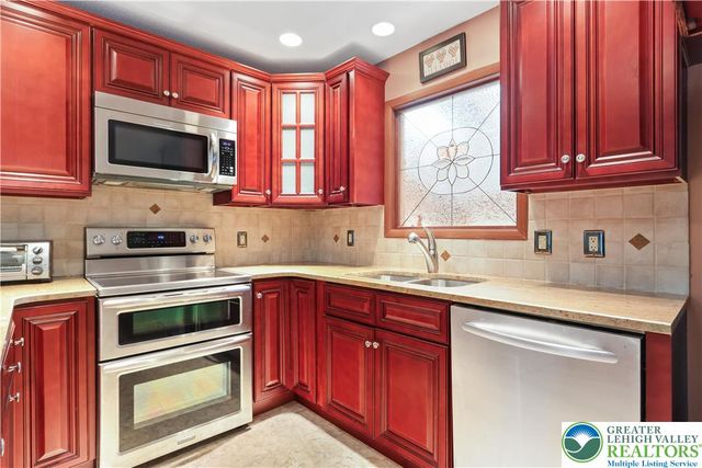 343 Echo Lake Road, Coolbaugh Twp, PA 18466