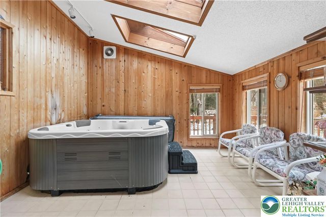 343 Echo Lake Road, Coolbaugh Twp, PA 18466