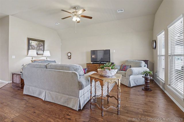 17527 E 43rd Street, Tulsa, OK 74134