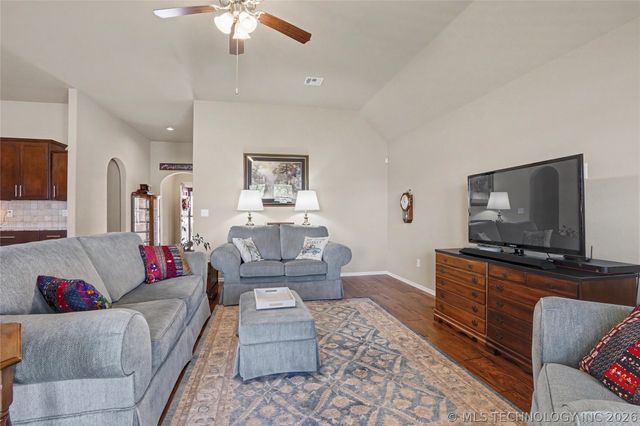 17527 E 43rd Street, Tulsa, OK 74134