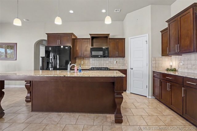 17527 E 43rd Street, Tulsa, OK 74134