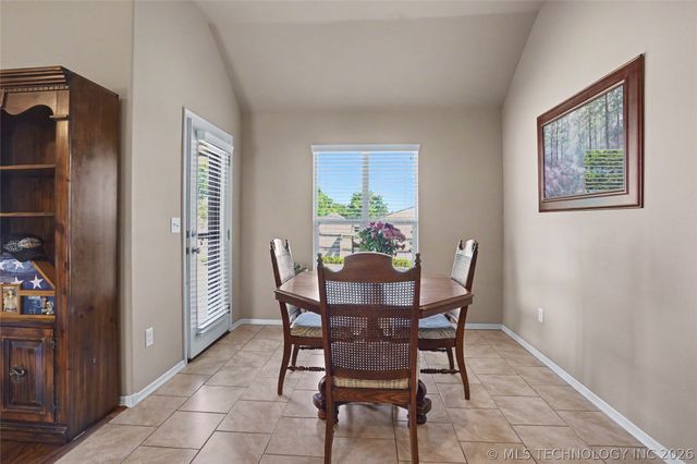 17527 E 43rd Street, Tulsa, OK 74134