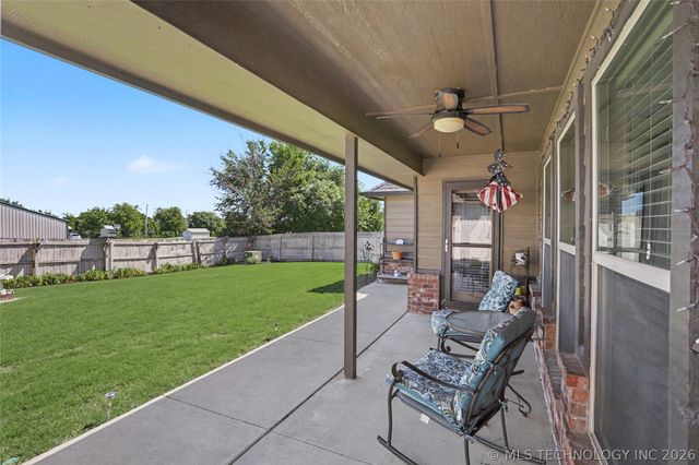 17527 E 43rd Street, Tulsa, OK 74134