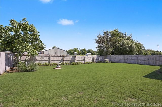 17527 E 43rd Street, Tulsa, OK 74134