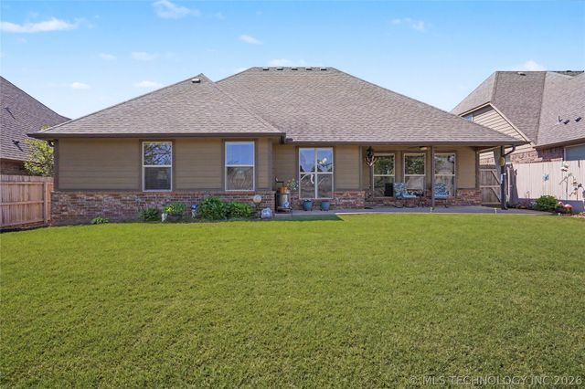 17527 E 43rd Street, Tulsa, OK 74134