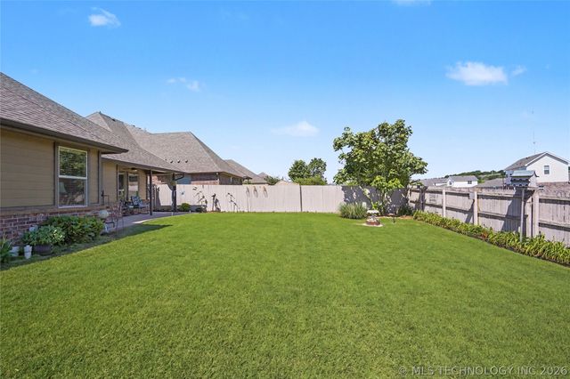 17527 E 43rd Street, Tulsa, OK 74134