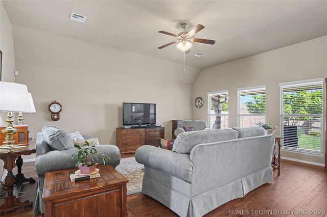 17527 E 43rd Street, Tulsa, OK 74134
