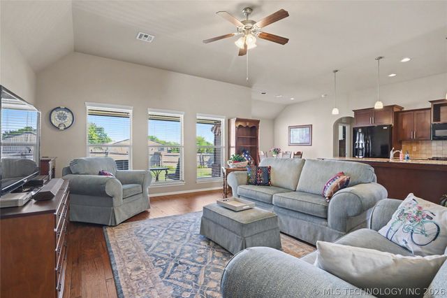 17527 E 43rd Street, Tulsa, OK 74134