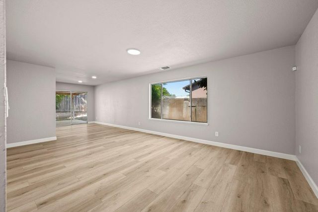 7444 Larchmont Dr, North Highlands, CA 95660
