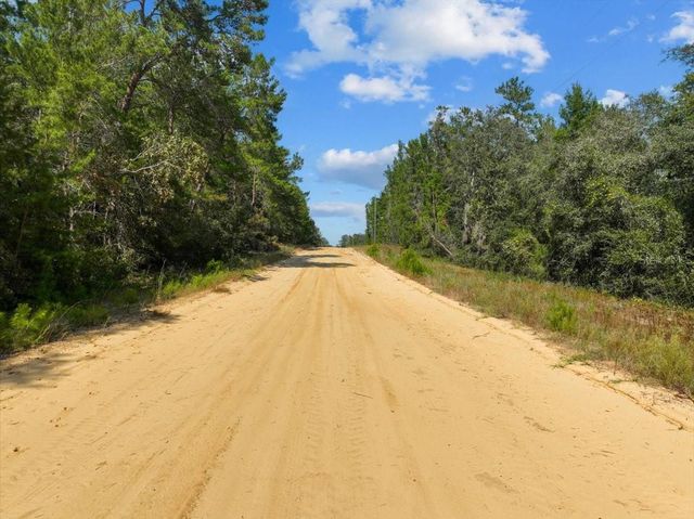 211 SELMA AVENUE, Interlachen, FL 32148