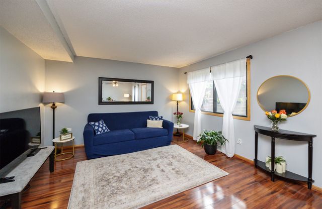 5118 Bel Aire Road, Des Moines, IA 50310