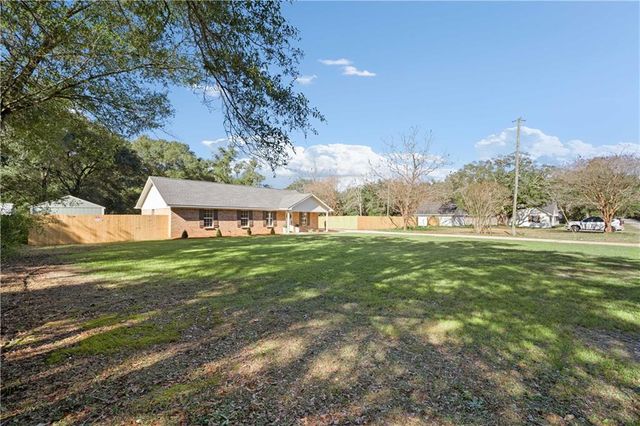 4580 Schimpfs Lane, Mobile, AL 36619