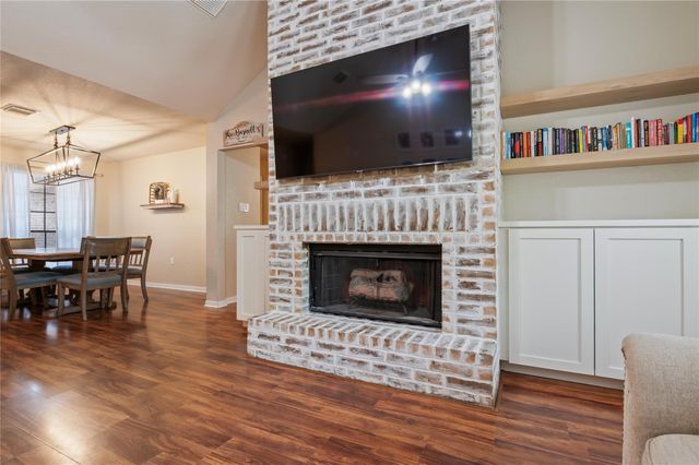 3812 Amanda Drive, Dickinson, TX 77539