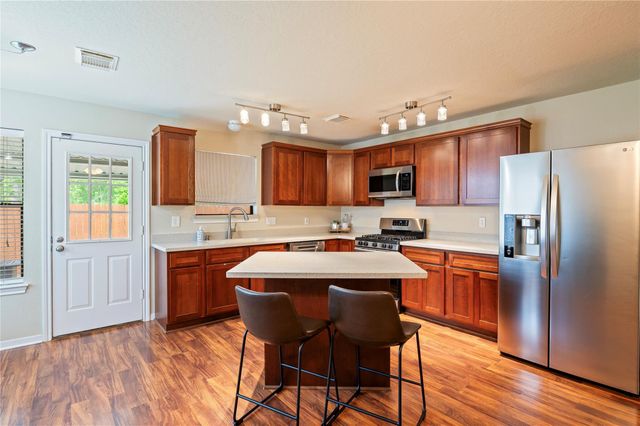 3812 Amanda Drive, Dickinson, TX 77539