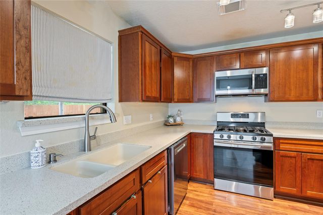 3812 Amanda Drive, Dickinson, TX 77539