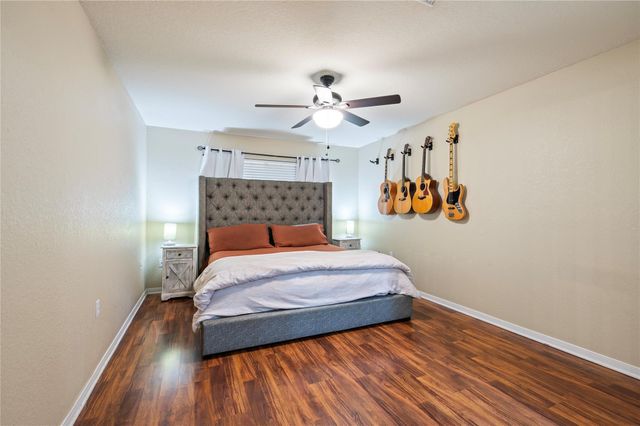 3812 Amanda Drive, Dickinson, TX 77539