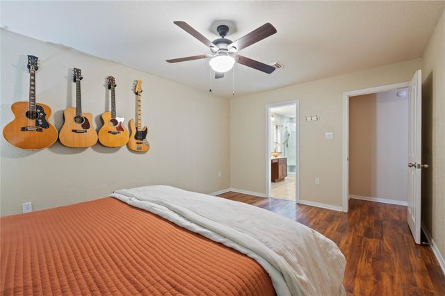 3812 Amanda Drive, Dickinson, TX 77539