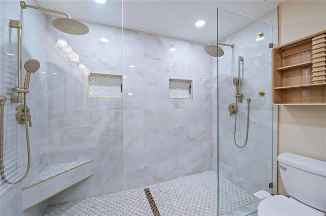 3812 Amanda Drive, Dickinson, TX 77539