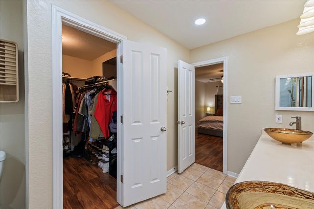 3812 Amanda Drive, Dickinson, TX 77539