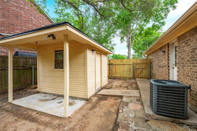 3812 Amanda Drive, Dickinson, TX 77539