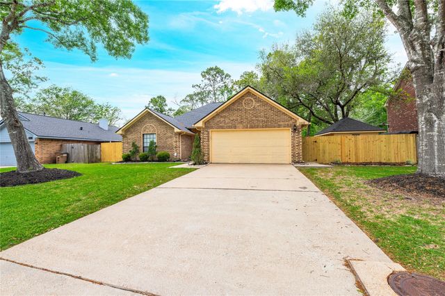 3812 Amanda Drive, Dickinson, TX 77539