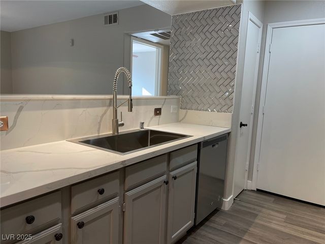 7255 West Sunset Road 2133, Las Vegas, NV 89113