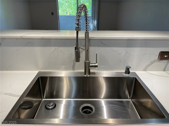 7255 West Sunset Road 2133, Las Vegas, NV 89113