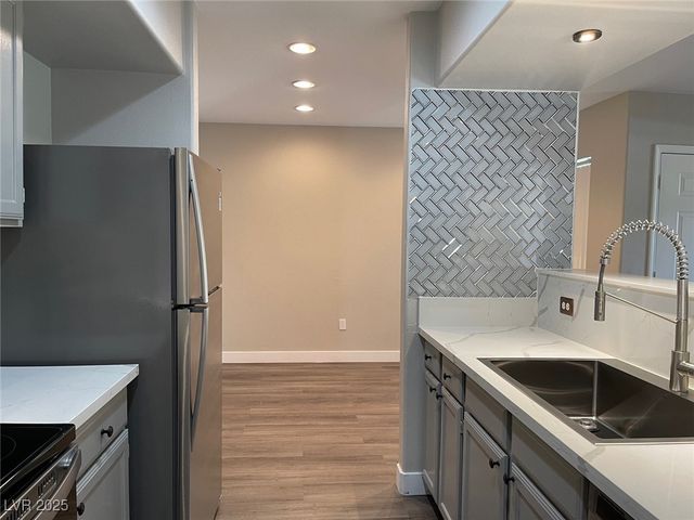 7255 West Sunset Road 2133, Las Vegas, NV 89113