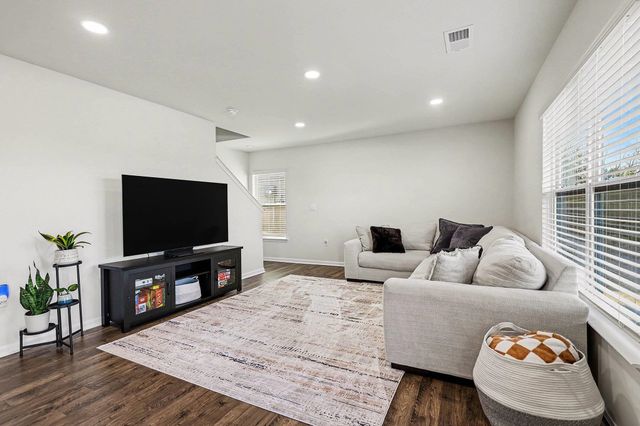 365 Valencia Circle, Wellford, SC 29385