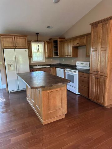 200 Hudson Lane, Russell Springs, KY 42642