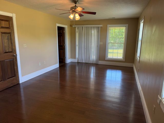 200 Hudson Lane, Russell Springs, KY 42642
