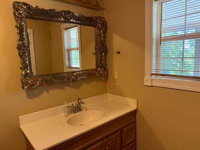 200 Hudson Lane, Russell Springs, KY 42642