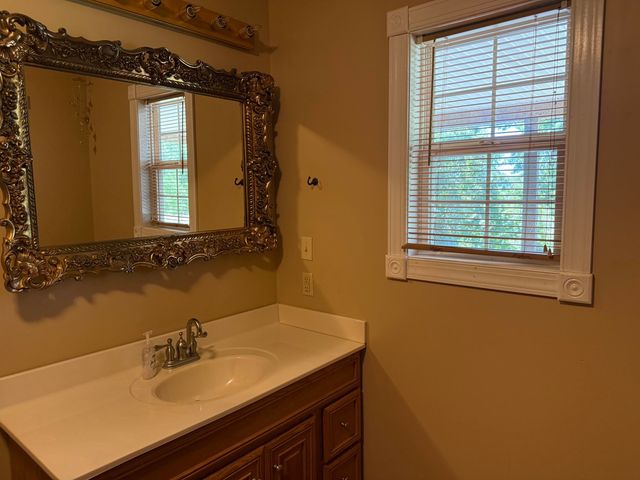 200 Hudson Lane, Russell Springs, KY 42642
