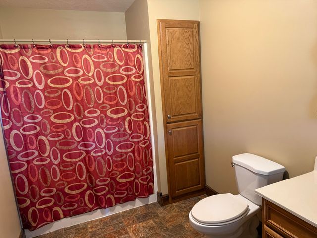 200 Hudson Lane, Russell Springs, KY 42642