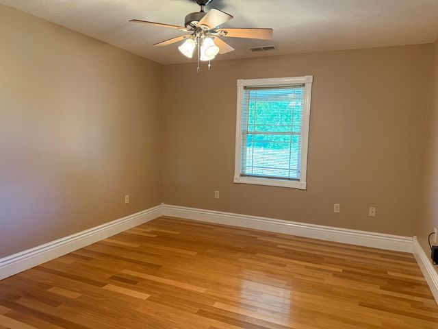 200 Hudson Lane, Russell Springs, KY 42642